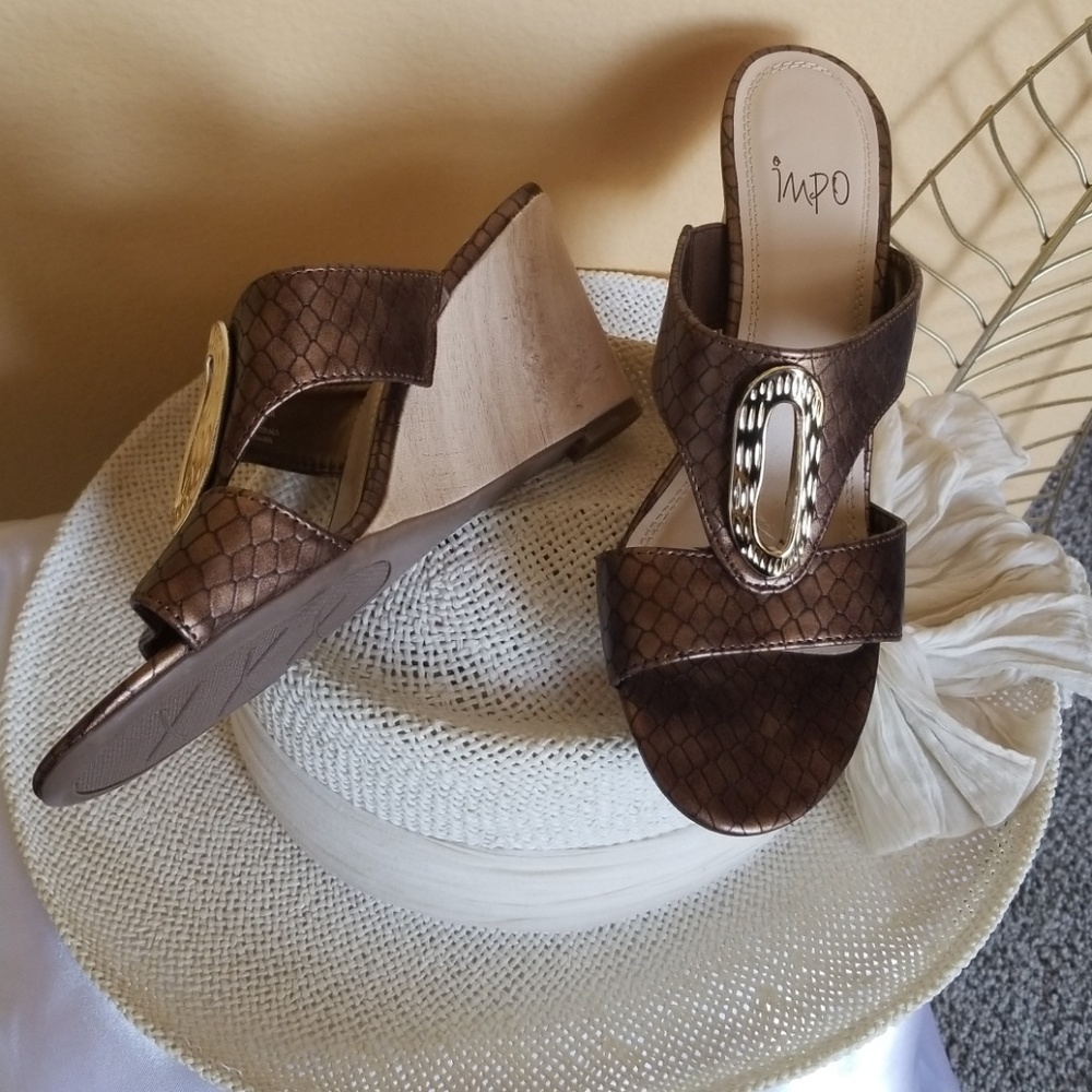 Impo snake print. copper color wedges sz 7.5